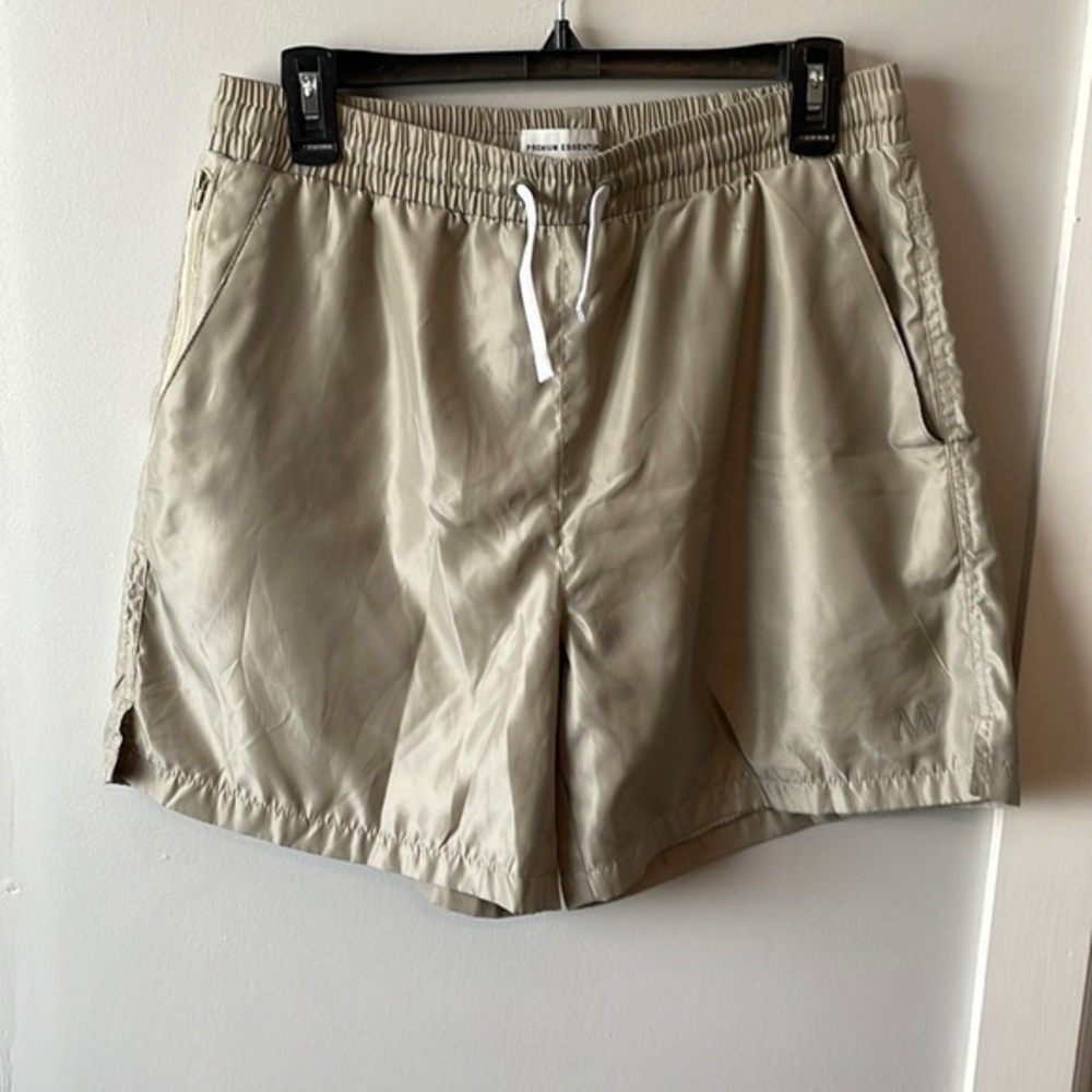 Maison Article men's shorts size Medium. Used Beige